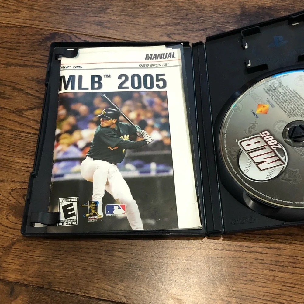 PlayStation 2 2005 MLB Major League Baseball GAME with box and Manual